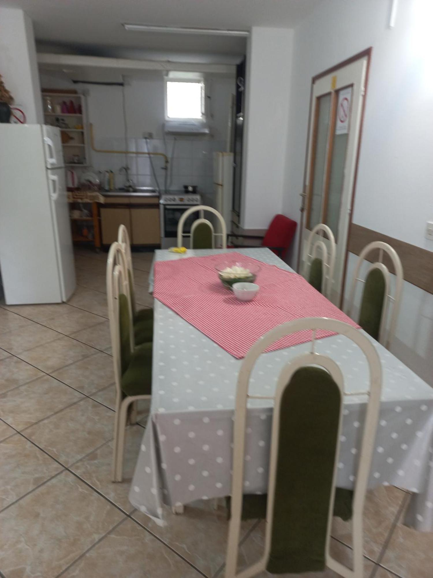 Hostel Bata Kanjiza Luaran gambar