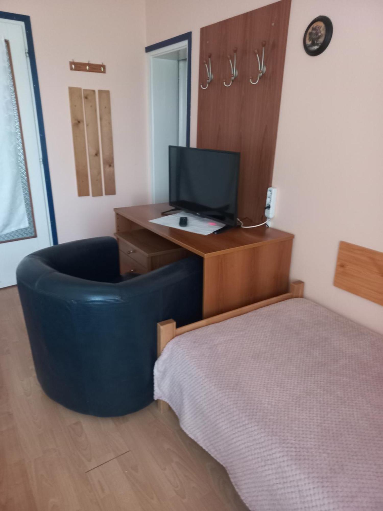 Hostel Bata Kanjiza Luaran gambar