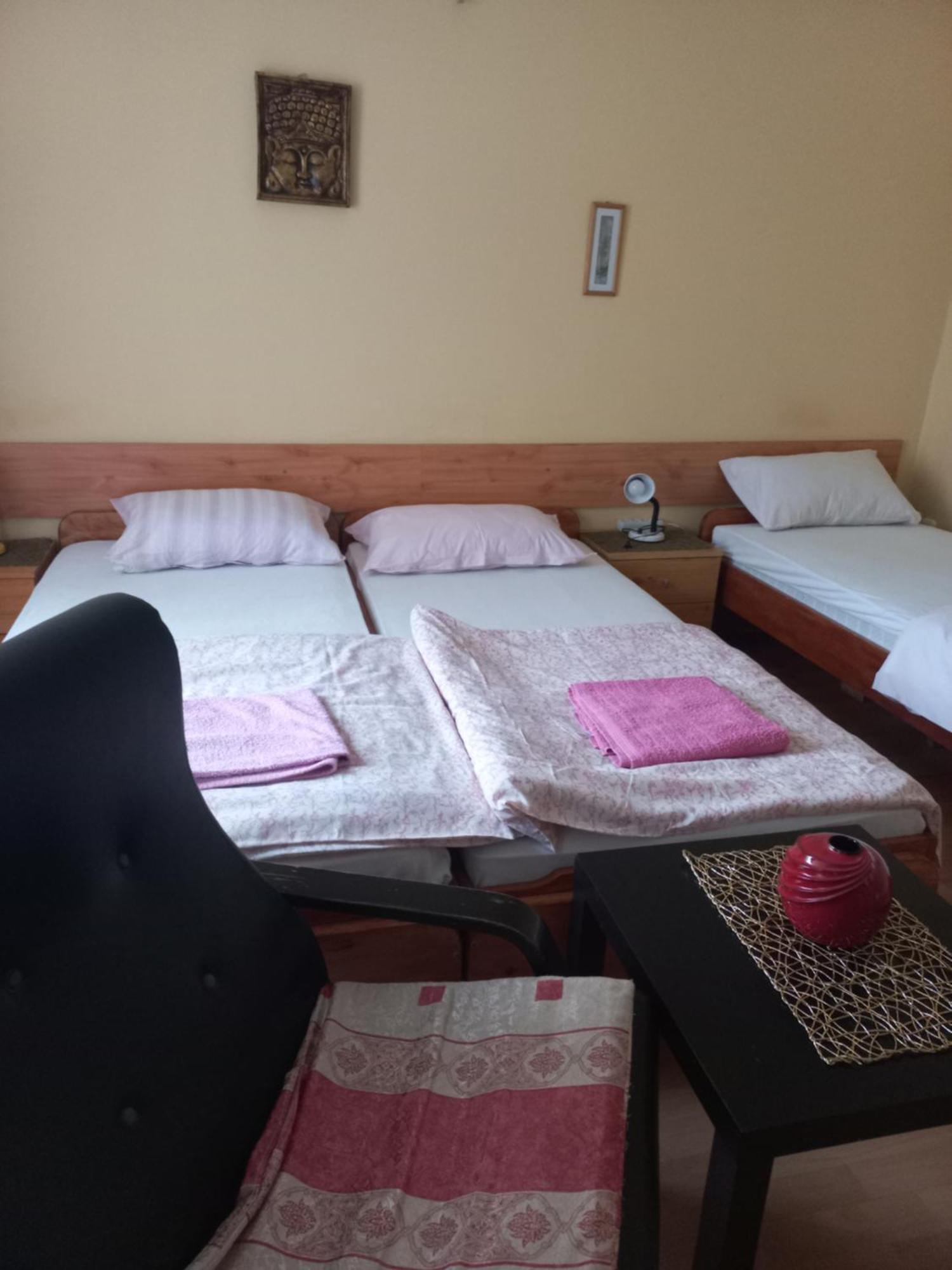 Hostel Bata Kanjiza Luaran gambar