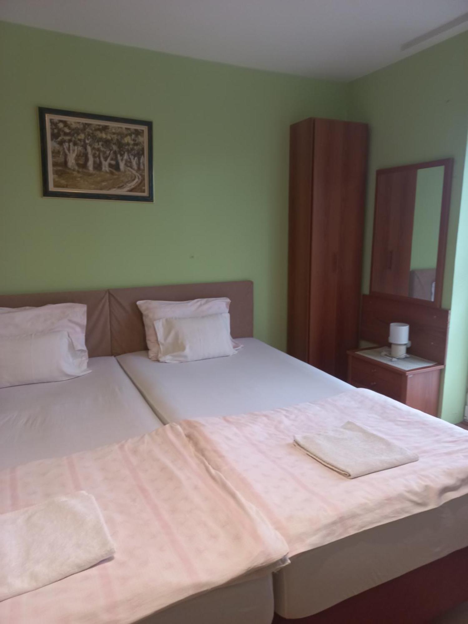 Hostel Bata Kanjiza Luaran gambar