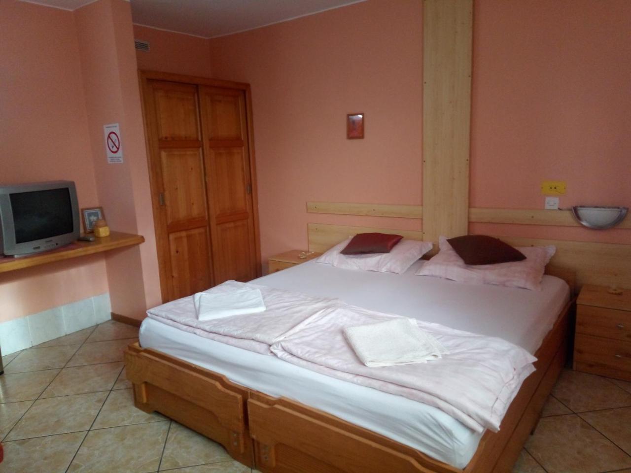 Hostel Bata Kanjiza Luaran gambar
